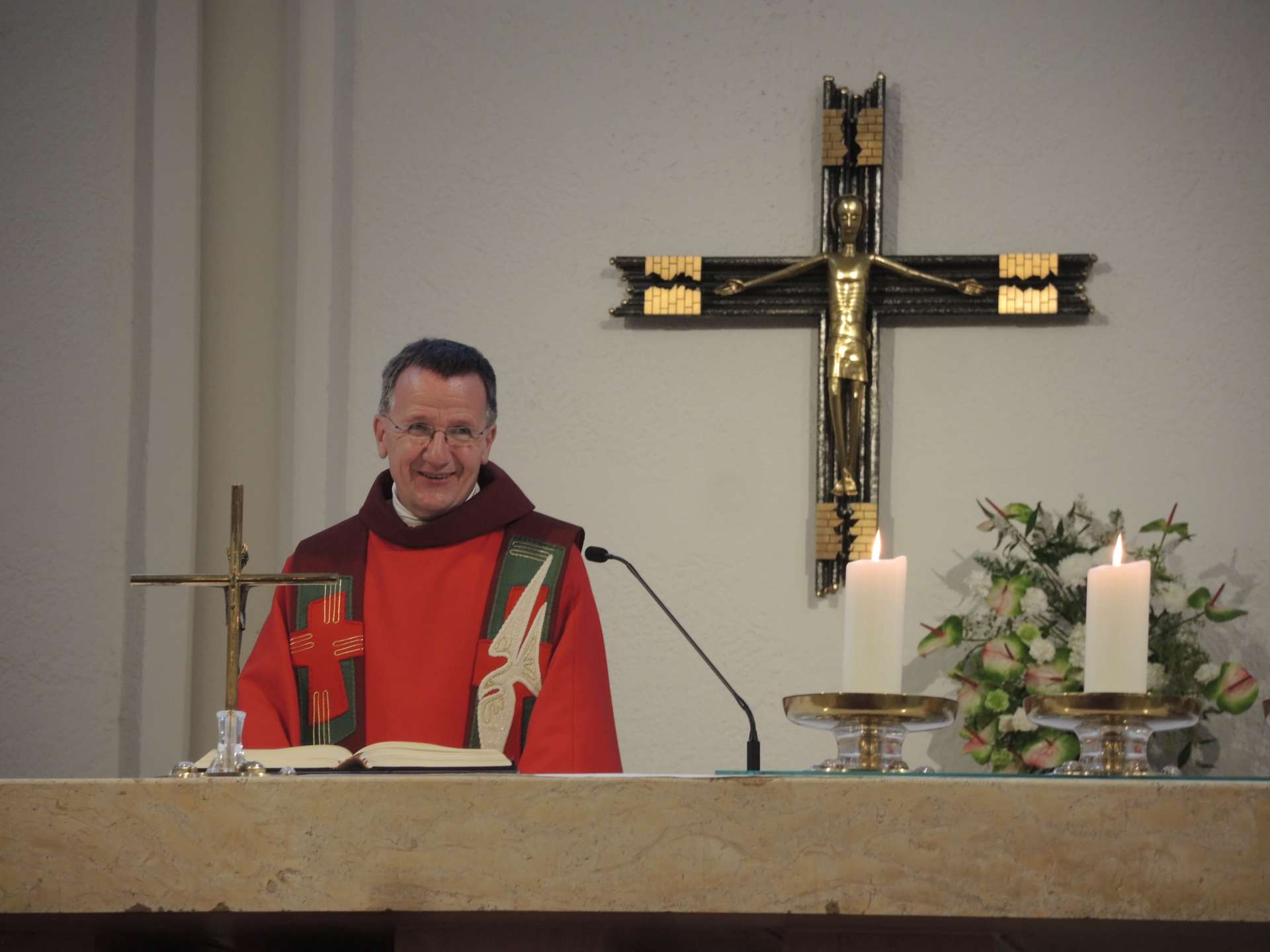 Heilige Messe mit unserem Geistlichen Berater, Pfarrer Dr. Josef Wieneke, in St. Matthias