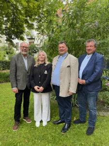 Der aktuelle Vorstand der BKU-Diözesangruppe Hamburg (von links nach rechts: Heinrich von Wulfen, Ingrid Smits, Pfarrer Stefan Langer, Frank Liedtke, es fehlt Alexander Kranich).